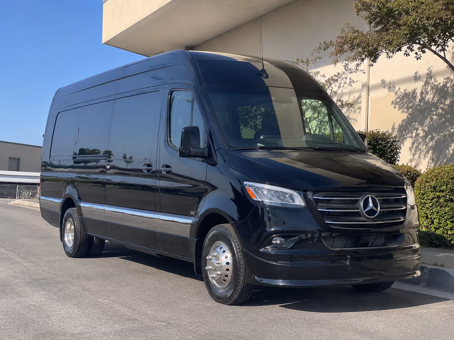 bus rental options for warwick trips