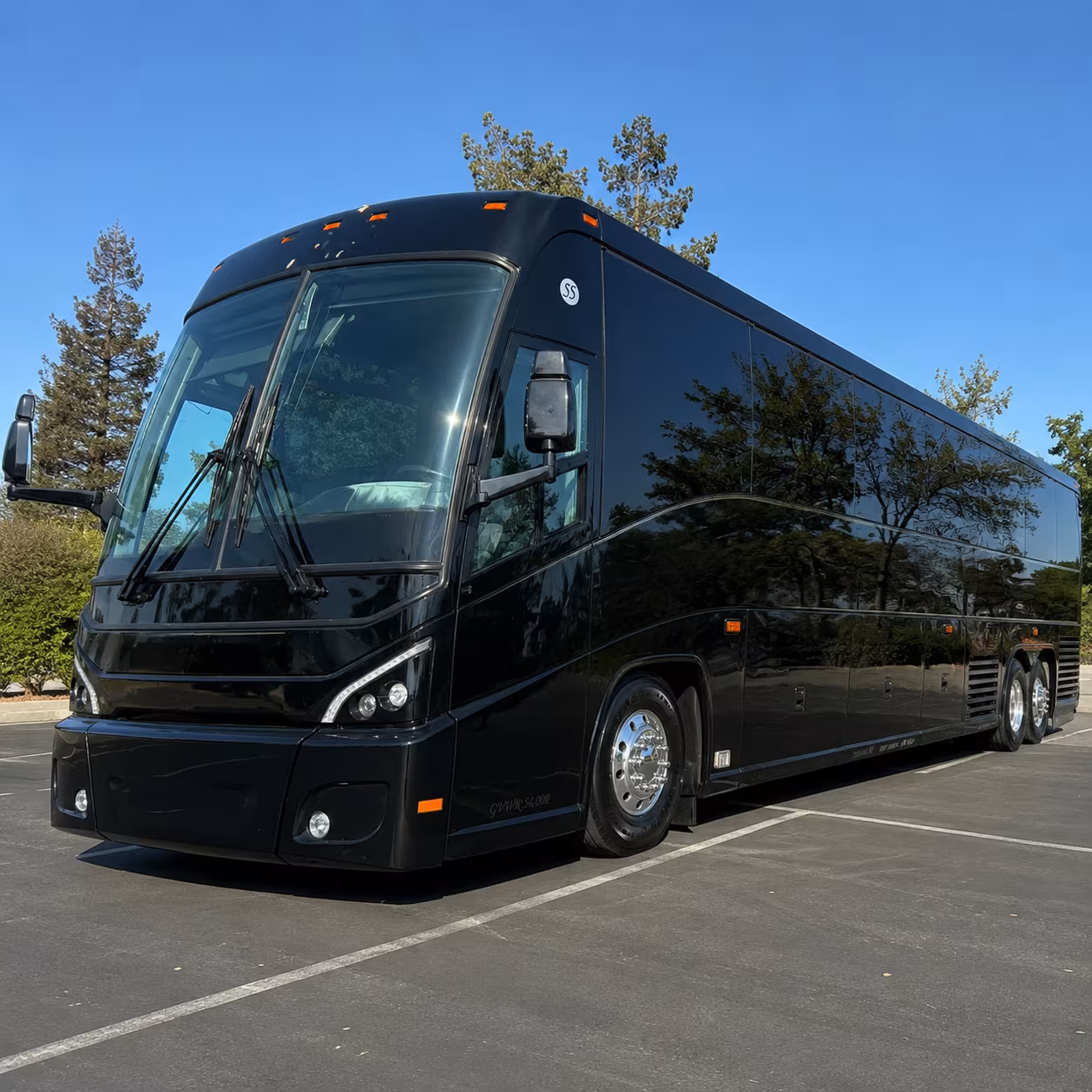 charter buses for multi day conferences at the crowne plaza and nearby warwick venues