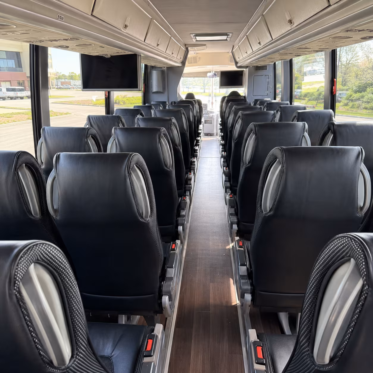 charter buses for warwick corporate events and airport transfers