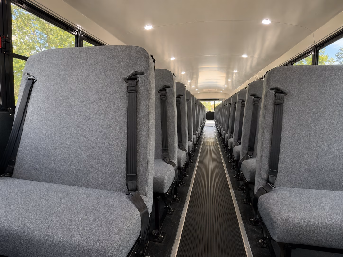 school bus rentals for roger williams park zoo field trips