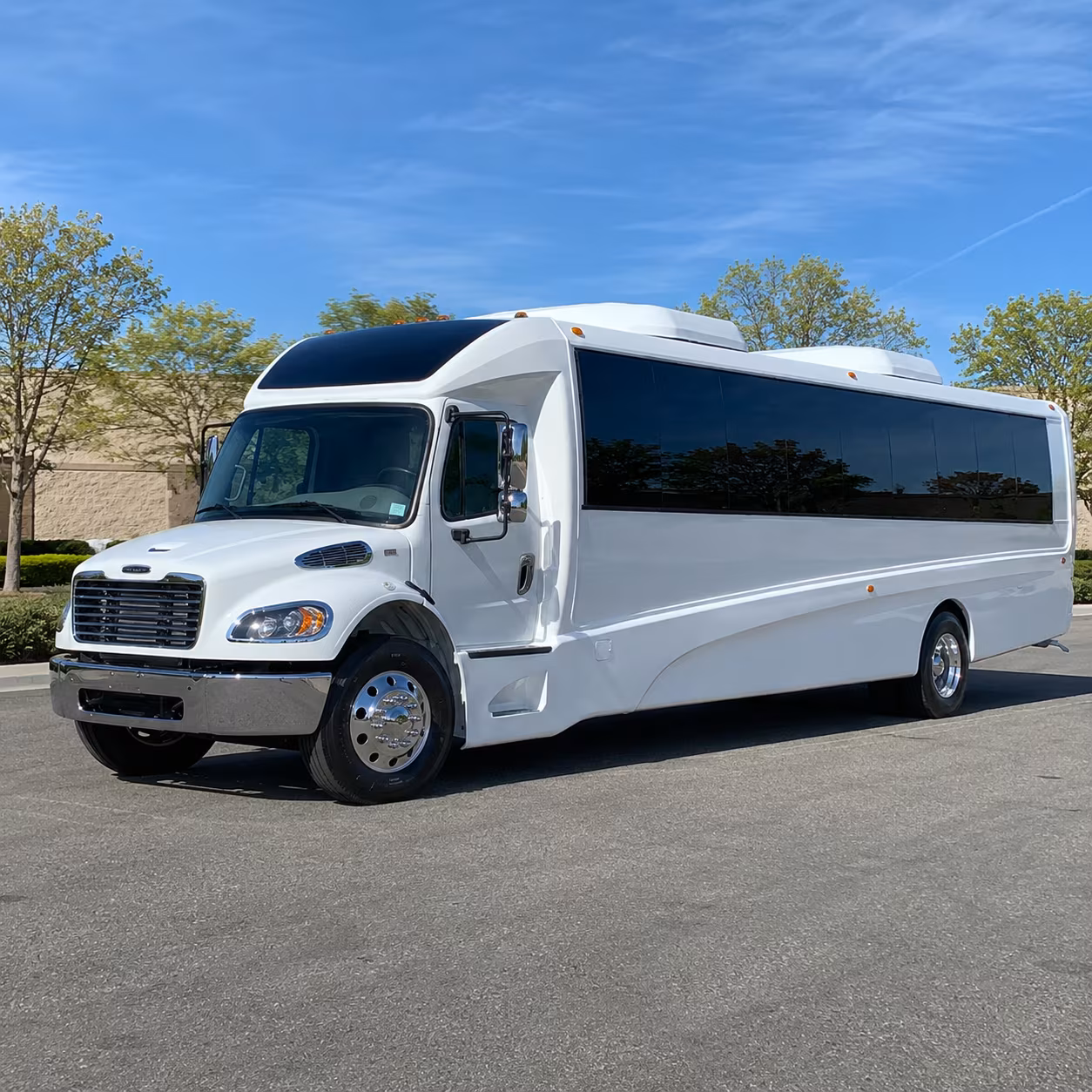 warwick 18 passenger minibus